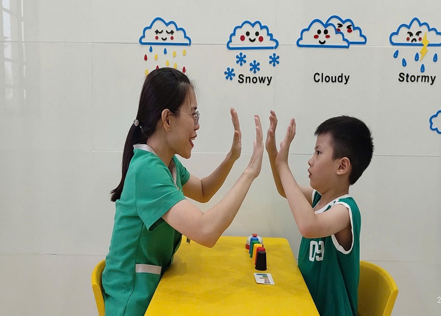 Dịch vụ can thiệp ABA cho trẻ tự kỷ Phan tich hanh vi ung dung - Dịch vụ can thiệp ABA cho trẻ tự kỷ