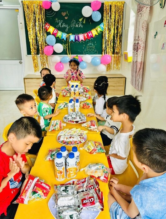 Chuc mung sinh nhat be Hong Bich - Chúc mừng sinh nhật bé Hồng Bích